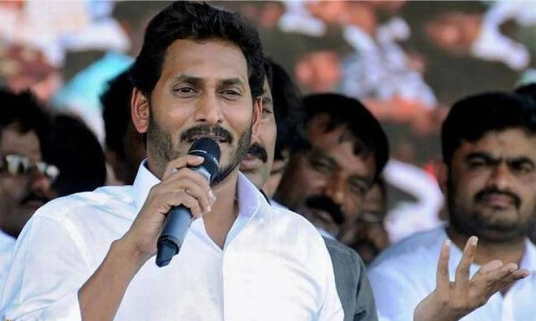 andhra pradesh cm meet with telangana cm chandrashekar rao yesterday water problem sovled in both cm decision